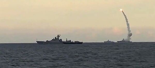 Russia's Caspian Fleet launches a massive attack involving 18 Kalibr-NK cruise missiles on 7 terrorist positions in the Syrian provinces of al-Raqqah, Idlib and Aleppo - Sputnik Moldova-România