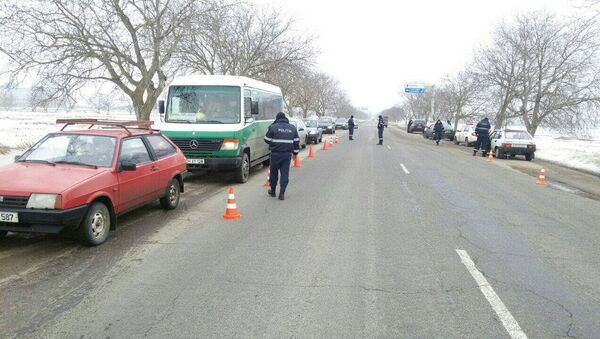 Peste 800 de șoferi trași pe dreapta de polițiștii de patrulare - Sputnik Moldova