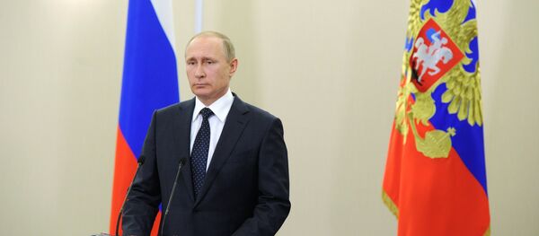 Президент РФ В. Путин по видеосвязи обратился к участникам концерта в Пальмире Президент РФ В. Путин по видеосвязи обратился к участникам концерта в Пальмире - Sputnik Moldova-România