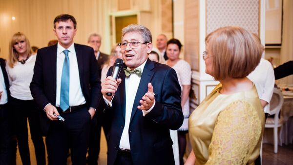Mihai Ghimpu și Dorin Chirtoacă la o petrecere - Sputnik Moldova