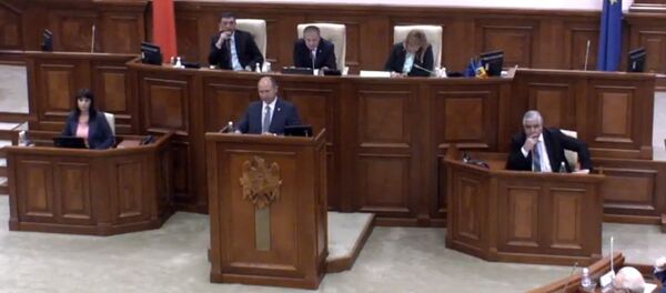 Валерий Стрелец представляет парламенту Молдовы программу деятельности нового правительства и обновленный состав кабинета министров - Sputnik Moldova