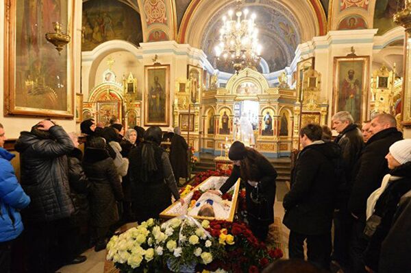 В храме Александра Невского проходит заупокойная литургия по умершему народному артисту Беларуси Александру Тихановичу - Sputnik Молдова