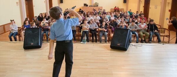 Участники Ты супер! учатся не волноваться на публике - Sputnik Молдова