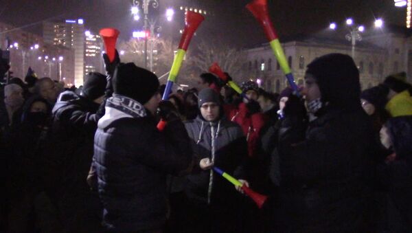 Протесты в Бухаресте: десятки тысяч граждан выходят на улицы - Sputnik Молдова