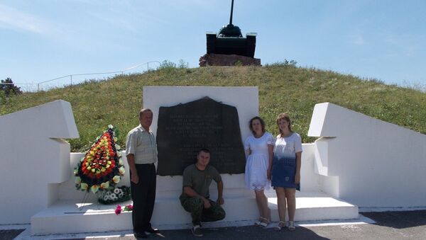 Село Дороцкое посетили родственники старшего лейтенанта Михаила Овчарова, павшего за освобождение Молдавии в мае 1944-го года - Sputnik Молдова