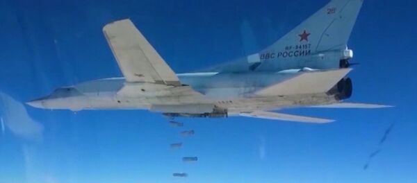 Авиаудары бомбардировщиков ВКС РФ по складам ИГ Авиаудары бомбардировщиков ВКС РФ по складам ИГ - Sputnik Молдова