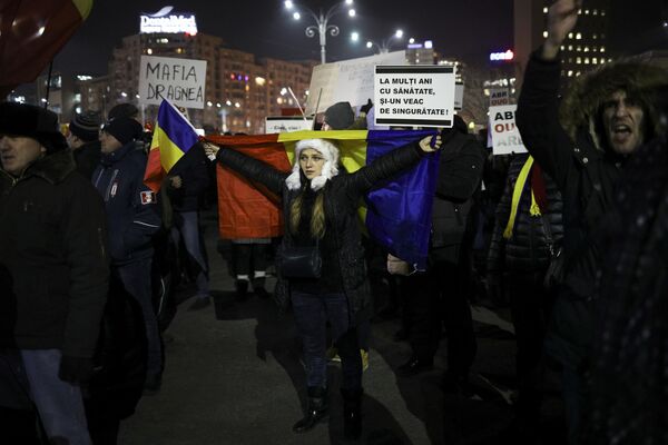 Proteste în Piața Victoriei de la București - Sputnik Moldova-România