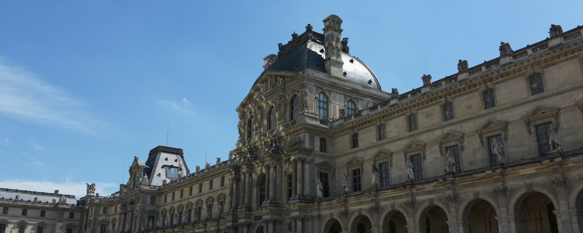 Сама виновата: ограбление Лувра организовала Франция - Sputnik Молдова, 1920, 02.11.2025