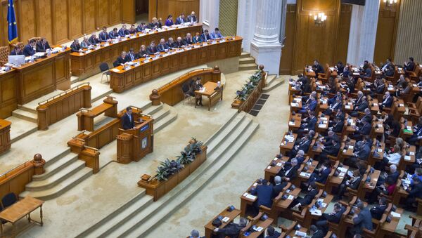 Prim-ministrul României Sorin Grindeanu la sesiunea Parlamentului din București - Sputnik Moldova