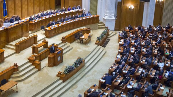 Prim-ministrul României Sorin Grindeanu la sesiunea Parlamentului din București - Sputnik Moldova