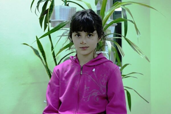 Десятилетняя жительница Белгородской области Юлия Чернова спасла из горящего дома трех своих братьев и двух сестер Десятилетняя жительница Белгородской области Юлия Чернова спасла из горящего дома трех своих братьев и двух сестер - Sputnik Молдова