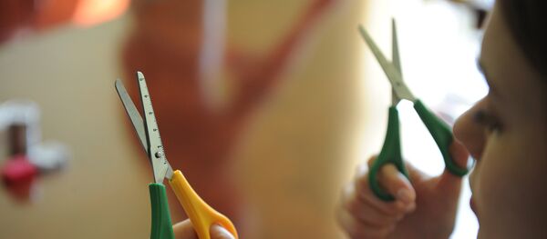 Канцелярские принадлежности для левшей - Sputnik Moldova