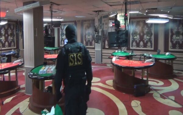 Сотрудники прокуратуры и СИБ выявили в Кишиневе  подпольное электронное онлайн-казино - Sputnik Молдова