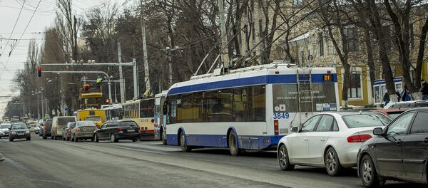 обрыв троллейбусных проводов обрыв троллейбусных проводов - Sputnik Молдова