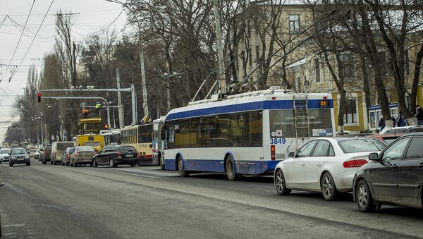 обрыв троллейбусных проводов  - Sputnik Молдова
