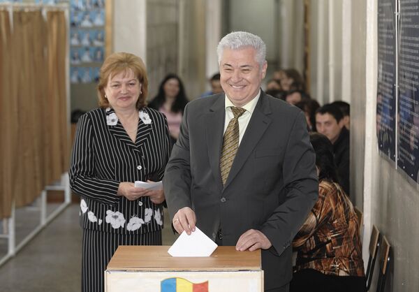 Владимир Воронин с супругой Таисией - Sputnik Молдова