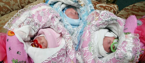 Регистрация детей-тройняшек в Калининградском Доме счастья - Sputnik Молдова