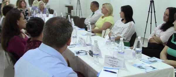 Доктора и пациенты в Молдове учатся вместе бороться с гепатитом - Sputnik Молдова