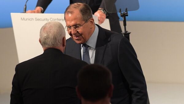 Serghei Lavrov discută cu Mike Pence în timpul conferinței pentru securitate de la Munchen - Sputnik Moldova-România
