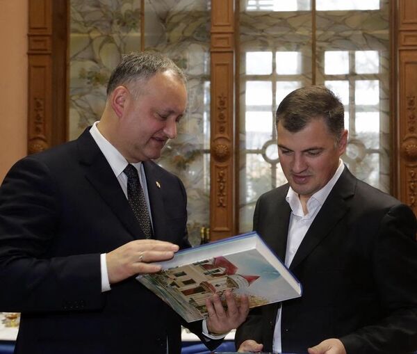 Подарки Игорю Додону Подарки Игорю Додону - Sputnik Молдова