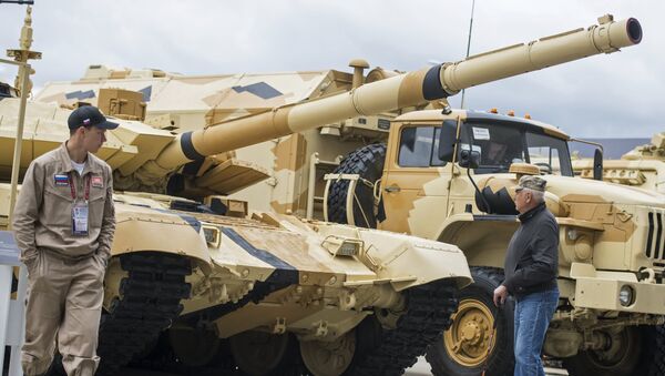 Tancul rusesc T-90MS - în rusă Т-90МС la o expoziție organizată în 2016 - Sputnik Moldova-România