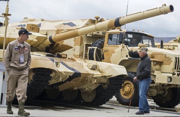 Tancul rusesc T-90MS - în rusă Т-90МС la o expoziție organizată în 2016 Tancul rusesc T-90MS - în rusă Т-90МС la o expoziție organizată în 2016 - Sputnik Moldova-România