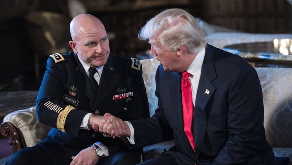 US President Donald Trump shakes hands with US Army Lieutenant General H.R. McMaster (L) as his national security adviser at his Mar-a-Lago resort in Palm Beach, Florida, on February 20, 2017. - Sputnik Moldova-România