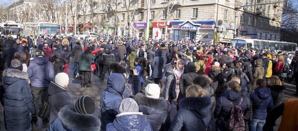 Protestatarii au blocat circulația pe bd. Ștefan cel Mare și Sfânt - Sputnik Moldova