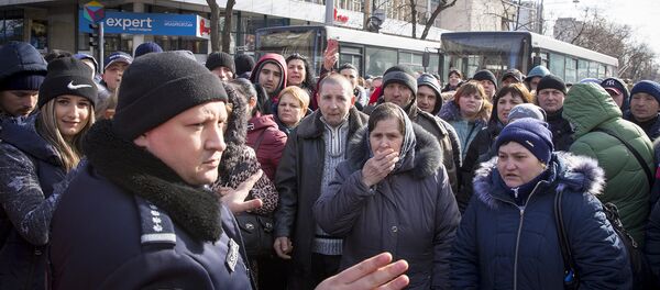 Протестующие заблокировали центральные улицы Кишинева - Sputnik Молдова
