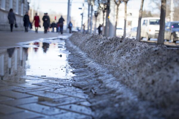 Кишинев превратился в грязный и неопрятный город. Кишинев превратился в грязный и неопрятный город. - Sputnik Молдова