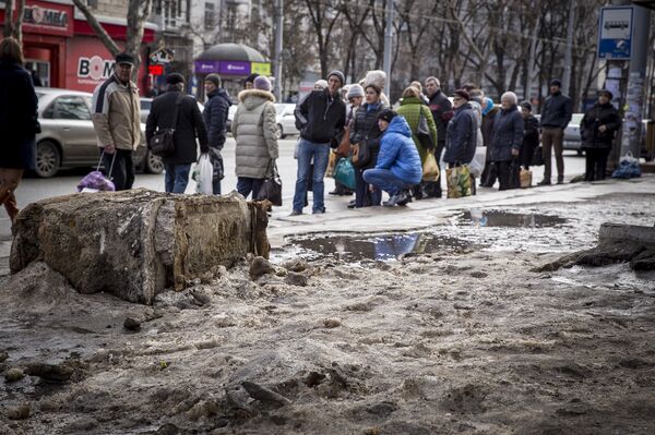 Город утопает в грязи. Город утопает в грязи. - Sputnik Молдова