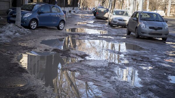 город тонет в грязи  - Sputnik Moldova