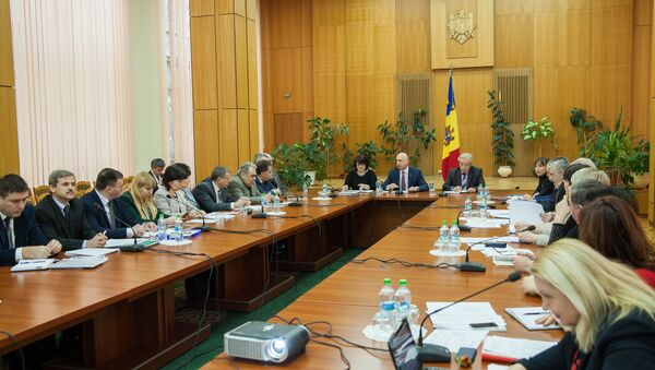 La iniţiativa Prim-ministrului Pavel Filip, la Guvern au fost organizate astăzi dezbateri publice asupra proiectului noului Nomenclator al domeniilor de formare profesională și al specialităților în învățământul superior, ciclurile: I-licență, II -master, III- doctorat. - Sputnik Moldova