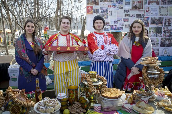 Празднование Масленицы в Кишиневе Празднование Масленицы в Кишиневе - Sputnik Молдова