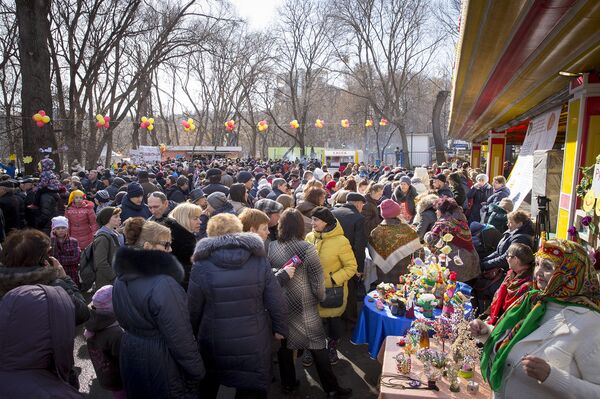 Празднование Масленицы в Кишиневе Празднование Масленицы в Кишиневе - Sputnik Молдова