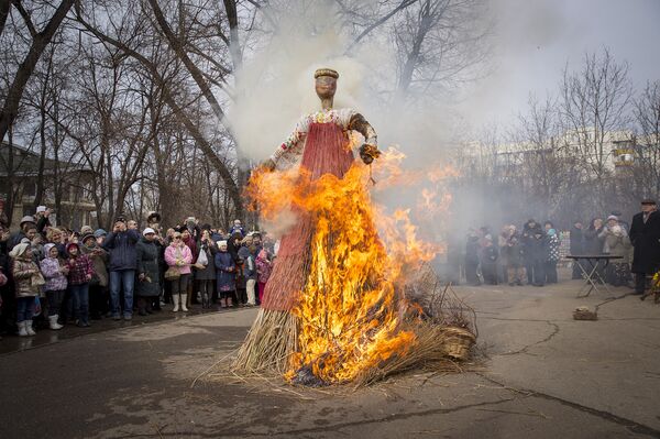 Празднование Масленицы в Кишиневе Празднование Масленицы в Кишиневе - Sputnik Молдова