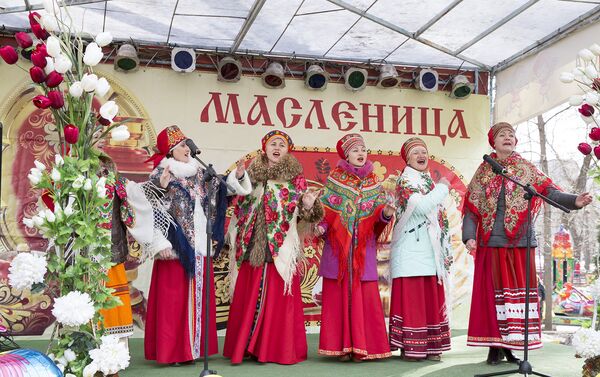 Последний день Масленицы отметили в Кишиневе - Sputnik Молдова