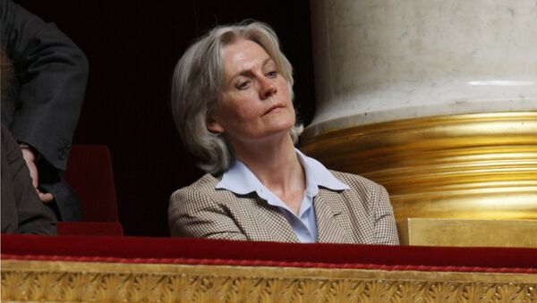 Penelope Fillon, France's Prime Minister Francois Fillon's wife, listens as her husband delivers a speech in front of the newly elected National Assembly outlining his government's priorities in Paris, France, July 3, 2007 - Sputnik Молдова