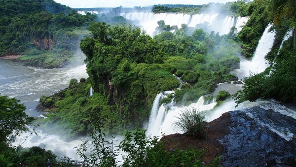 At the Iguazu Waterfall on the Argentina side - Sputnik Moldova-România