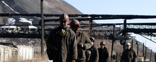 Mineri de la o întreprindere de extragere a cărbunelui din Donbass - Sputnik Moldova