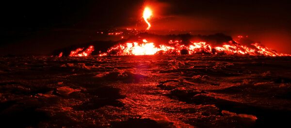 Проснувшийся вулкан Этна на Сицилии - Sputnik Молдова