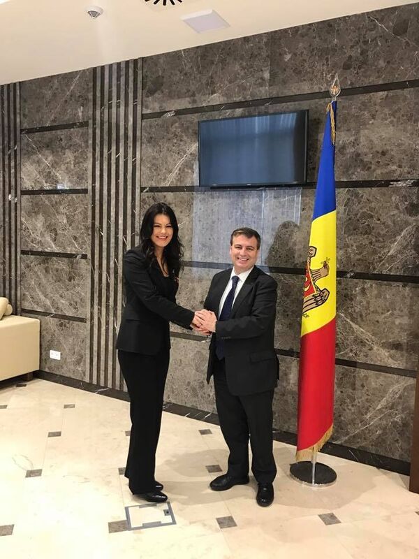 Alina Zotea și Jordi Xucla Alina Zotea și Jordi Xucla - Sputnik Moldova