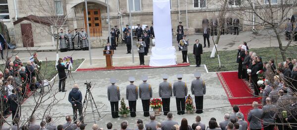 SIS a inaugurat un monument în memoria eroilor organelor securităţii statului - Sputnik Молдова