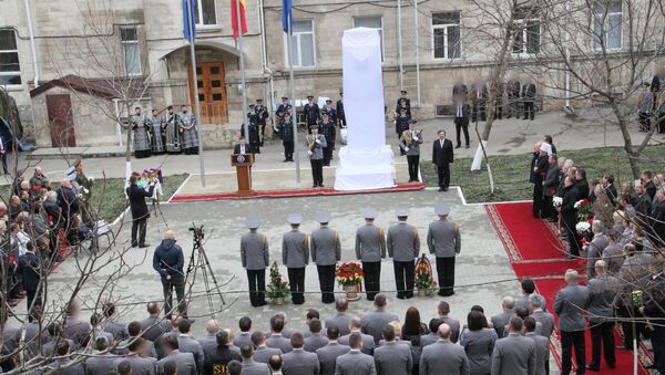SIS a inaugurat un monument în memoria eroilor organelor securităţii statului - Sputnik Moldova