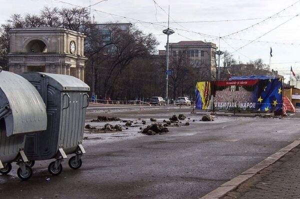 Кишиневские улицы, грязь, бесхозяйственность, центр города - Sputnik Молдова