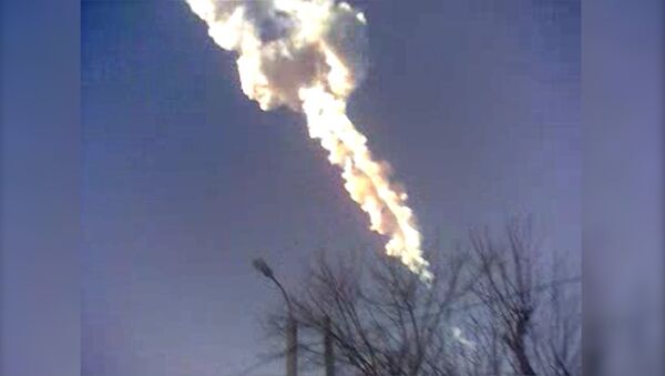 Падение метеорита над Челябинском в феврале 2013 года. Архивные кадры - Sputnik Moldova-România
