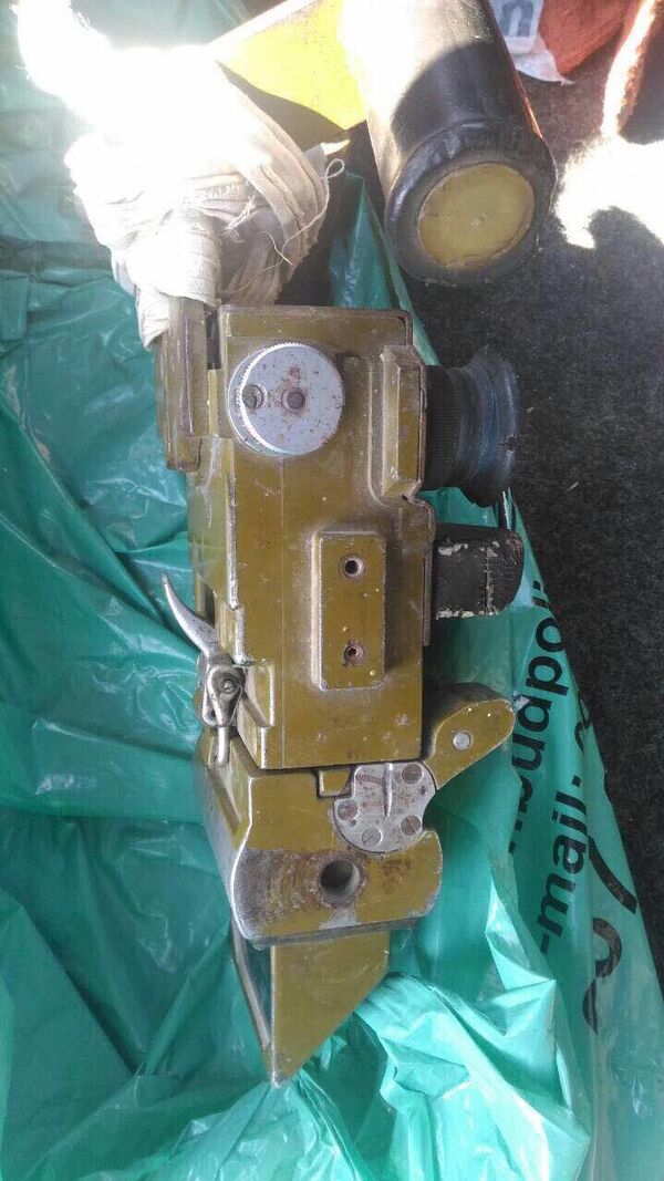 Нарушитель пытался продать оружие и компоненты для бронетанковой техники. Нарушитель пытался продать оружие и компоненты для бронетанковой техники. - Sputnik Молдова