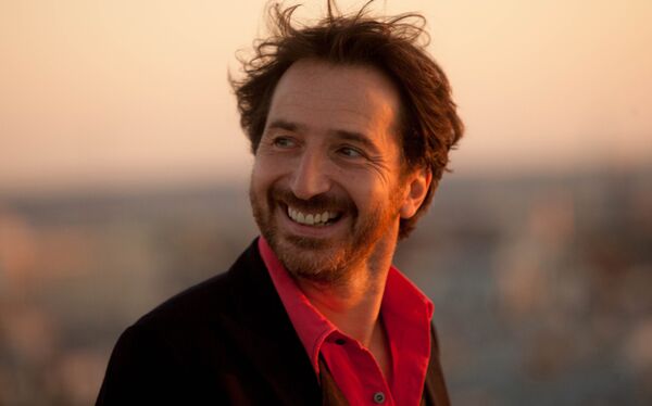 Кадр из фильма Ночь в Париже Кадр из фильма Ночь в Париже - Sputnik Молдова