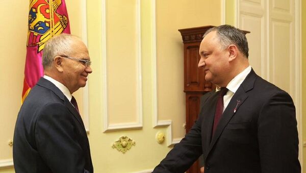 Președintele Igor Dodon și  Farit Muhametșin ambasador al FR în RM - Sputnik Moldova