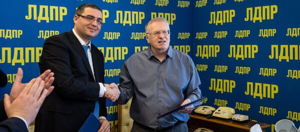 Лидеры ЛДПР и Нашей партии подписали договор о межпартийном сотрудничестве - Sputnik Moldova